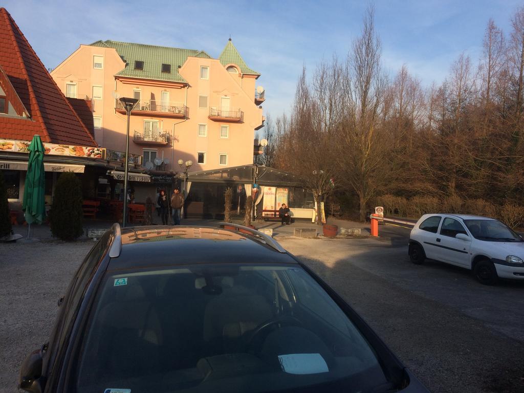 City Center Apartments Hévíz Eksteriør bilde